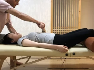 Pascal Triaux donne une séance Feldenkrais d'Intégration Fonctionnelle